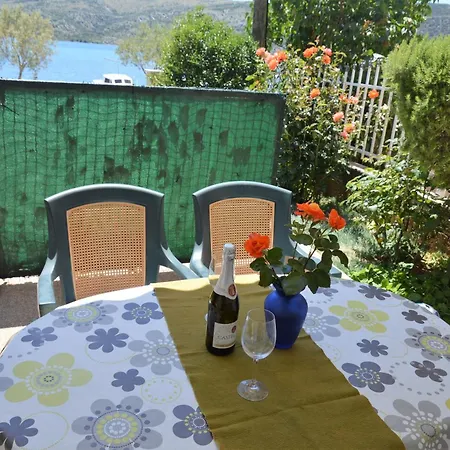 In Mit Garten Und Terrasse * Poljica (Trogir)