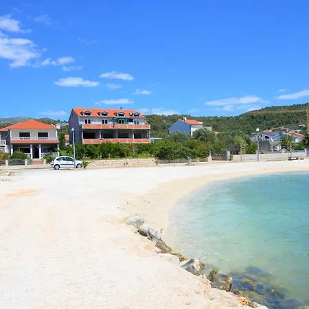 In Mit Garten Und Terrasse Poljica (Trogir)